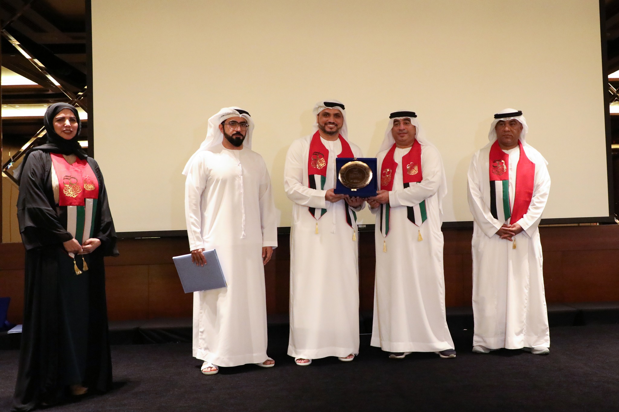 أصداء واسعة وأجواء إيجابية شهدها حفل التكريم بتواجد أعضاء مجالس إدارة سابقين من ثمانينات القرن الماضي ممن عاصروا فترات مهمة في تاريخ الاتحاد