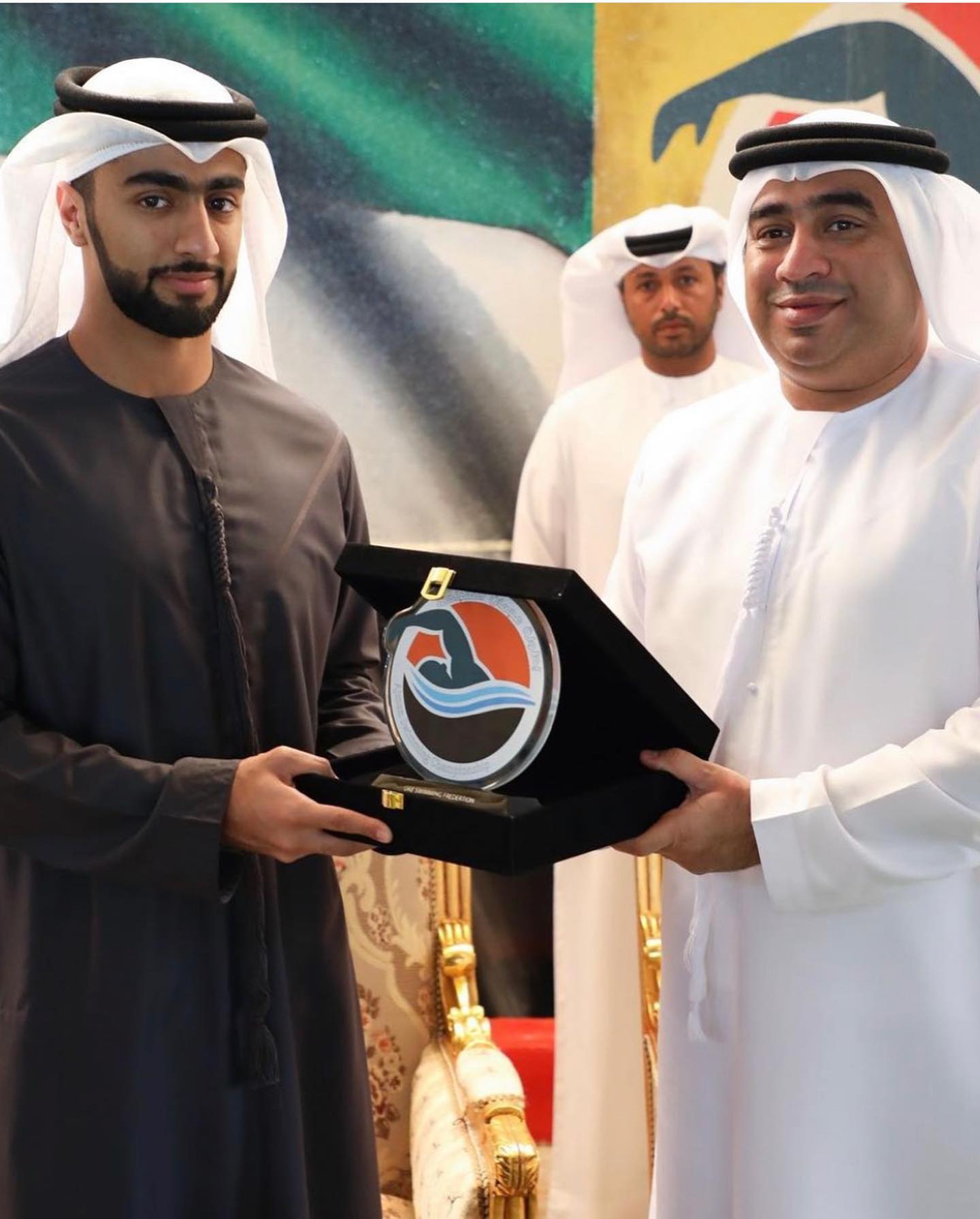 سعادة سلطان السماحي رئيس إتحاد الإمارات للسباحة يهنئ الشيخ راشد بن عمار بن حميد النعيمي
